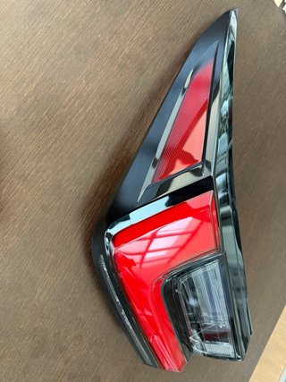 Piloto Trasero Izquierdo Lexus NX 350h.
