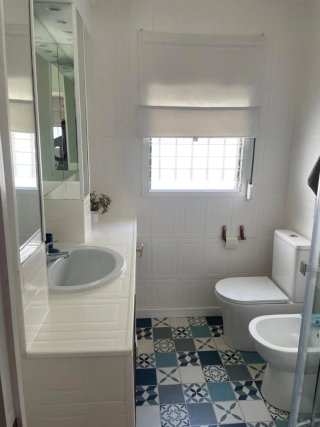 Se alquila habitación en Los Bermejales, Sevilla.