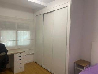 Se alquila habitación en Los Bermejales, Sevilla.