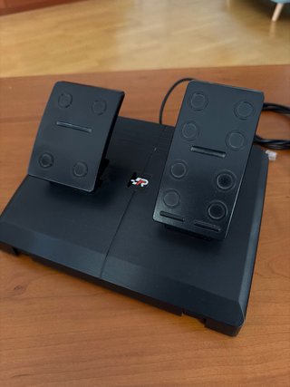 Volante y pedales gaming