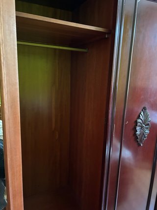 Armario grande de madera