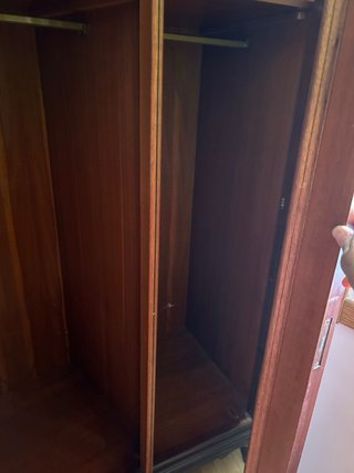 Armario grande de madera