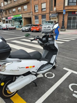 Moto eléctrica EFUN PUMA