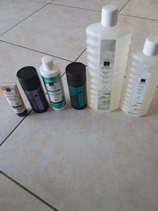 Avon Senses e Care lotto bagno e corpo