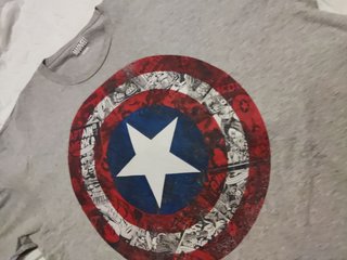 Camisetas de Marvel Cap. America y Gatos personaje