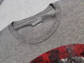 Camisetas de Marvel Cap. America y Gatos personaje