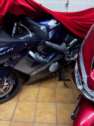 Honda CBR 600F Sportbike Azul Oscuro