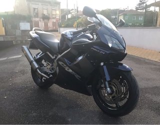 Honda CBR 600F Sportbike Azul Oscuro