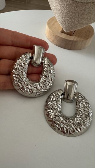 Orecchini cerchio sbalzo argento