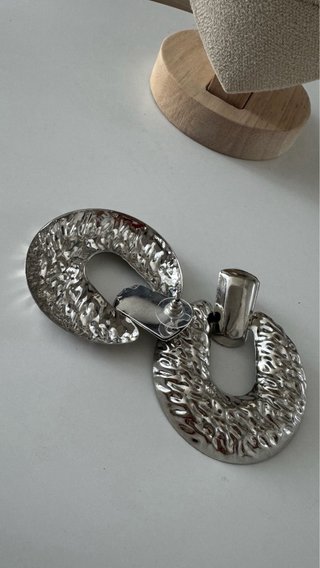Orecchini cerchio sbalzo argento
