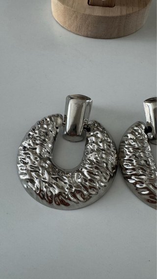 Orecchini cerchio sbalzo argento
