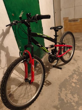Bicicleta de Montaña Roja