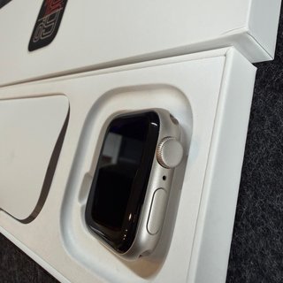 Apple Watch SE 3 — IMPECABLE & GARANTÍA