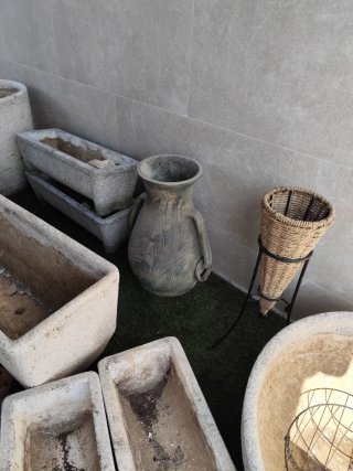 10 Maceteros de piedra y terracota Y anforas