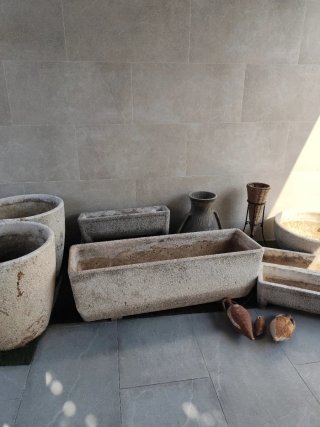 10 Maceteros de piedra y terracota Y anforas