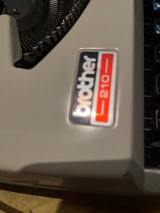 Máquina de escribir Brother 210
