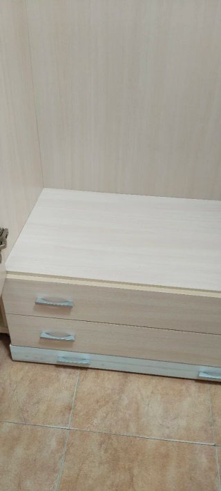 Vendo un armario , utilizardo solo 6 meses