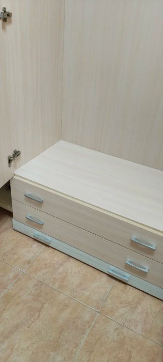 Vendo un armario , utilizardo solo 6 meses