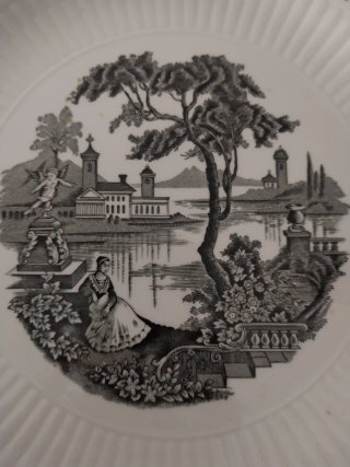 Plato antiguo Adams