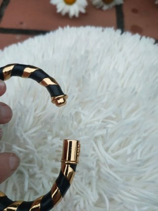 Pulsera Loewe dorado y Negro