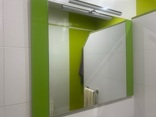 Espejo de baño moderno verde sin aplique