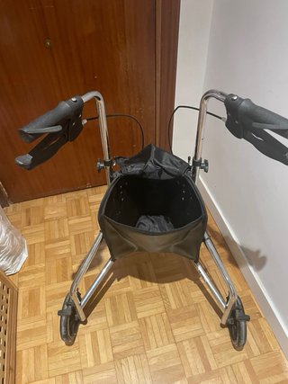Andador 3 ruedas plegable con bolsa