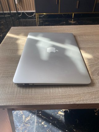MacBook Air 13” (2017) – Como nuevo, con caja
