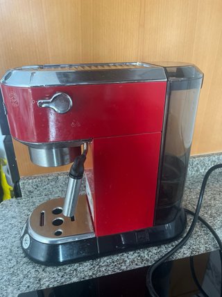 Cafetera DeLonghi Roja
