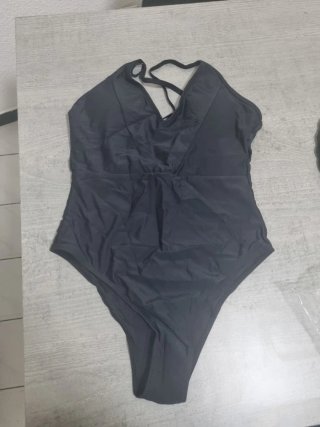 Traje de baño negro mujer