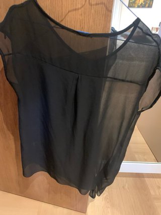 Blusa negra transparente
