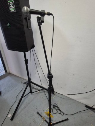 Equipo completo de sonido. Tiene 1 mes.