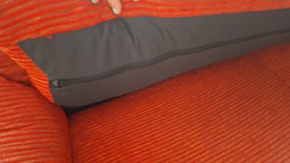 Sofá de 2 plazas rojo. 150cm x 97cm de profundidad