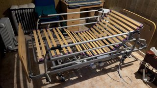Cama articulada hospitalaria