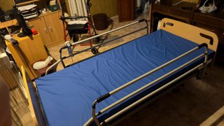 Cama articulada hospitalaria