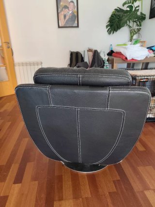 Butaca giratoria moderna de cuero