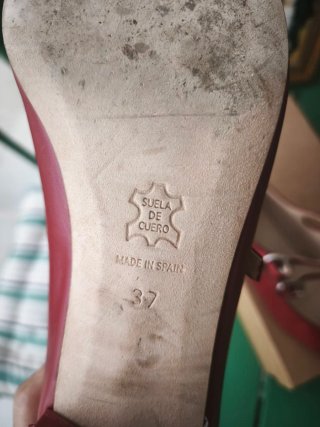 Preciosos zapatos tipo retro rojos de Patsy