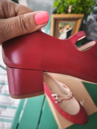 Preciosos zapatos tipo retro rojos de Patsy