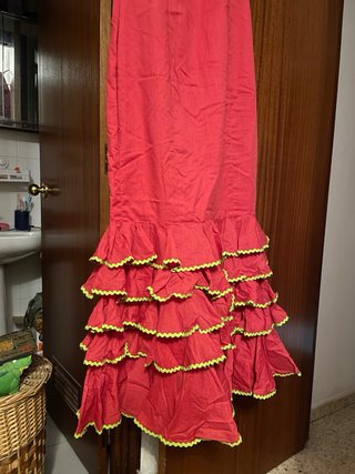 Traje de flamenca rojo con volantes