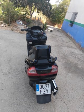 Suzuki Burgman 250 Negra