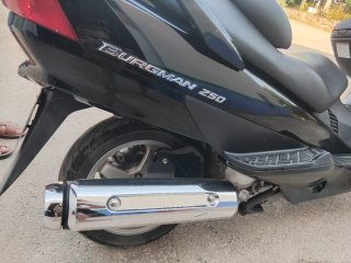 Suzuki Burgman 250 Negra