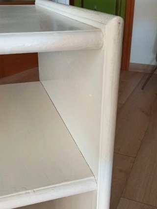 Mueble auxiliar blanco con ruedas