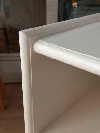Mueble auxiliar blanco con ruedas