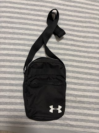 Bandolera Under Armour Negra