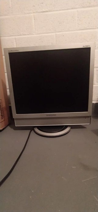 Monitor Samsung SyncMaster 941MP 19
