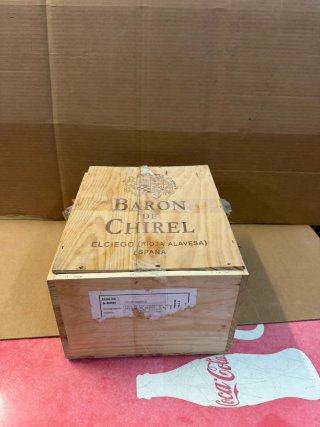 Caja de vino Baron de Chirel madera