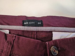 Pantalón chino NPO CITY burdeos