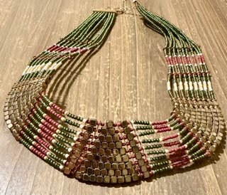 Collar Isis