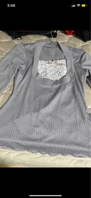 Camiseta gris canalé acampanada