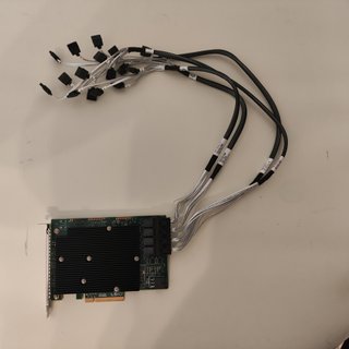 Tarjeta HBA LSI 9300-16i IT Mode + cables SATA
