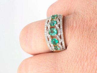 Anillo Oro 18k Diamantes y Esmeraldas
